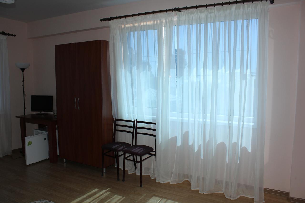 Guest House Zvanba Гагра Екстериор снимка